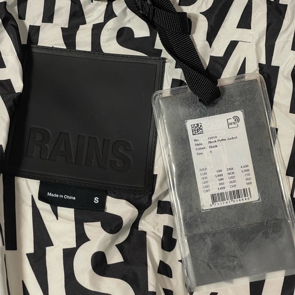 Rains Black Puffer Jacket Insulated Waterproof Super Warm Coat Small NEW - Picture 6 of 16